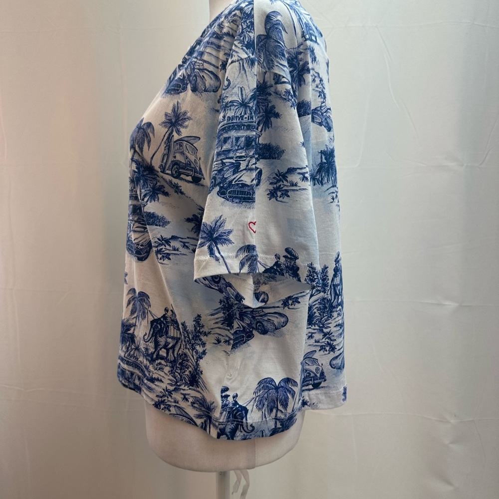 Robert Graham Blue and White Graphic Short Sleeve Shirt Top M NWTS - Picture 3 of 5